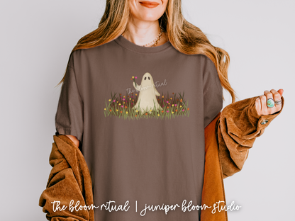 retro floral ghost t-shirt  |  halloween gift for fall cute spooky